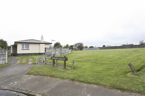 Photo of property in 17 Dumbarton Place, Strathern, Invercargill, 9812