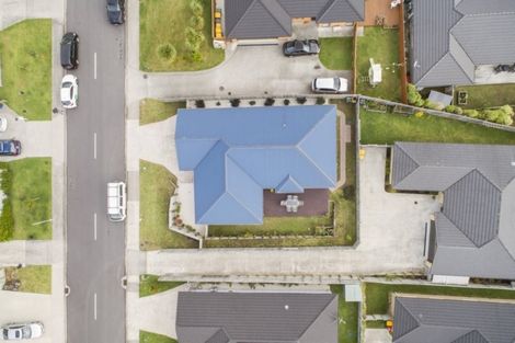 Photo of property in 11 Nirmal Place, Sunnyvale, Auckland, 0612