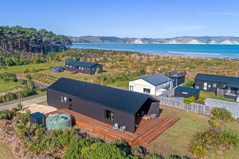 Photo of property in 4 Tarapuka Way, Mahia, Nuhaka, 4198