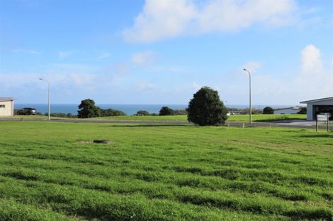 Photo of property in 4 Pipi Place, Baylys Beach, Dargaville, 0377