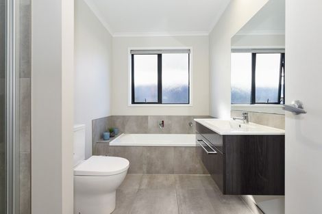 Photo of property in 4 Mccorquindale Drive, Flagstaff, Hamilton, 3210