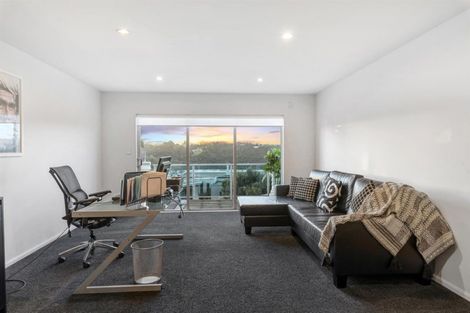 Photo of property in 75 Kittiwake Drive, Schnapper Rock, Auckland, 0632