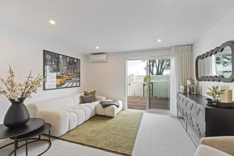 Photo of property in 1/4 Cracroft Street, Welbourn, New Plymouth, 4310