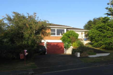 Photo of property in 12 Northwick Place, Hillcrest, Auckland, 0627