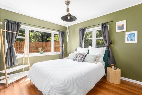 Photo of property in 17 Kiriwai Road, Paremata, Porirua, 5024