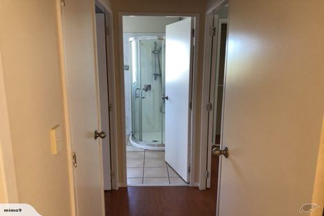 Photo of property in 4/520 Don Buck Road, Westgate, Auckland, 0614