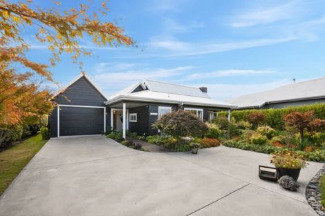 Photo of property in 62 Montgomery Crescent, Kinloch, Taupo, 3377