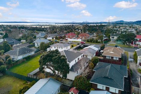 Photo of property in 4190a Great North Road, Glendene, Auckland, 0602