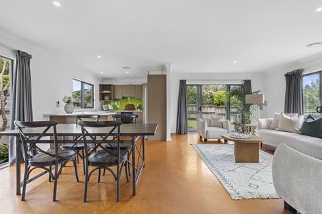 Photo of property in 1185 South Road, Oakura, 4314