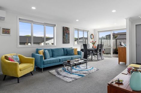 Photo of property in Waterview Estate, 64/4 Greystone Place, Omokoroa, 3114