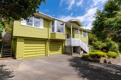Photo of property in 18 Chisbury Lane, Churton Park, Wellington, 6037