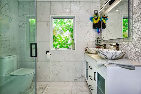 Photo of property in 220b Mount Pleasant Road, Mount Pleasant, Christchurch, 8081