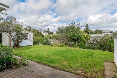 Photo of property in 10 Frances Street, Waikanae Beach, Waikanae, 5036