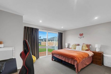 Photo of property in 17 Teatree Close, Huntington, Hamilton, 3210