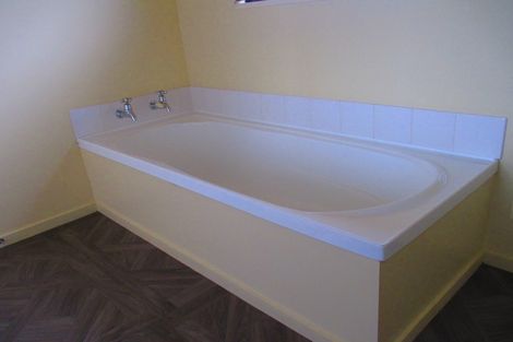 Photo of property in 1/102 Roberta Drive, Somerfield, Christchurch, 8024