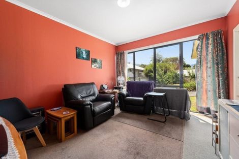 Photo of property in 1/1067 Fergusson Drive, Clouston Park, Upper Hutt, 5018