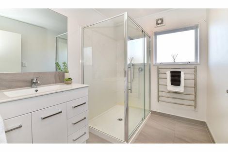 Photo of property in 34a Lakeside Drive, Orewa, 0931