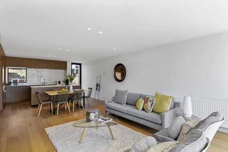 Photo of property in 83 Melbourne Road, Island Bay, Wellington, 6023