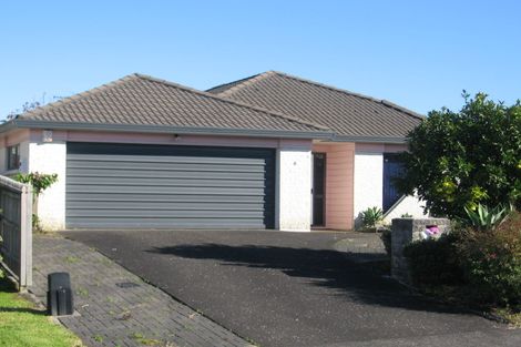 Photo of property in 8 Bridgehead Cove, West Harbour, Auckland, 0618