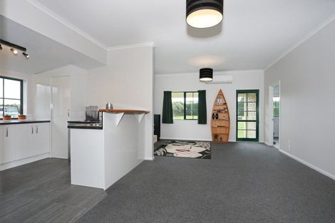 Photo of property in 8 Brandon Hall Road, Bulls, 4894