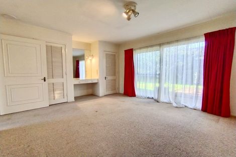 Photo of property in 2/36 Pupuke Road, Takapuna, Auckland, 0622