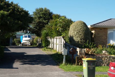 Photo of property in 22 Orohena Close, Northpark, Auckland, 2013