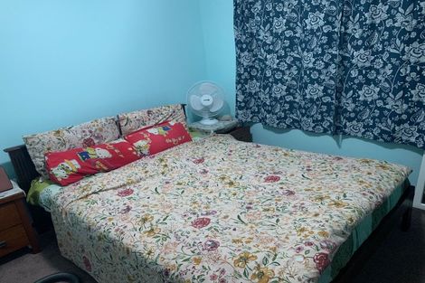 Photo of property in 8 Garner Place, Glenfield, Auckland, 0629