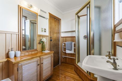 Photo of property in 39 Montgomery Avenue, Rothesay Bay, Auckland, 0630