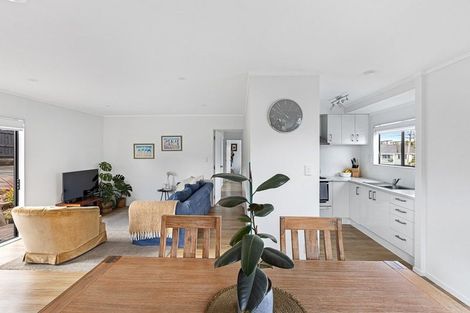 Photo of property in 1/13 Matipo Road, Te Atatu Peninsula, Auckland, 0610