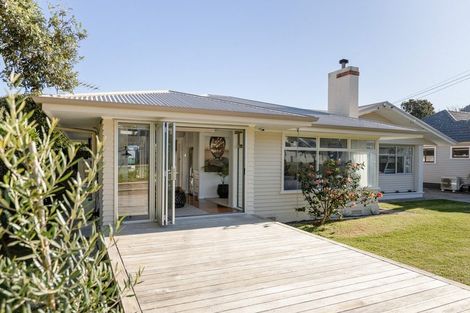Photo of property in 8 Pitau Road, Mount Maunganui, 3116
