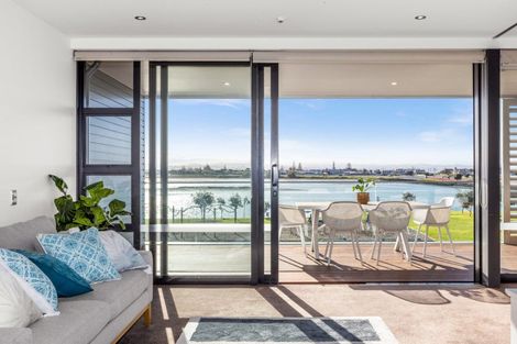 Photo of property in 306/7 Humber Street, Pandora, Napier, 4110