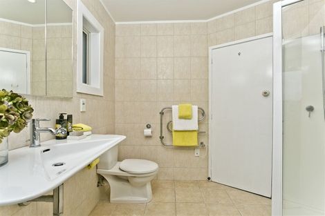 Photo of property in 1/30 Gulf View Road, Murrays Bay, Auckland, 0630