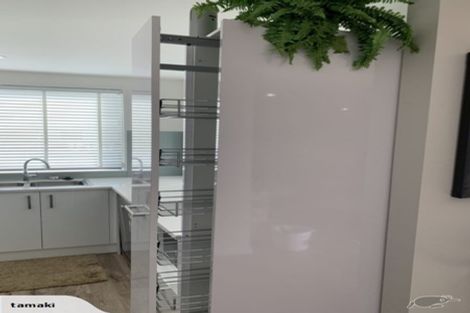 Photo of property in 2/31 Kenderdine Road, Papatoetoe, Auckland, 2025