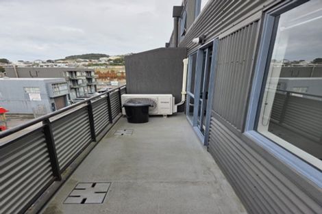 Photo of property in 8 Torrens Terrace, Mount Cook, Wellington, 6011