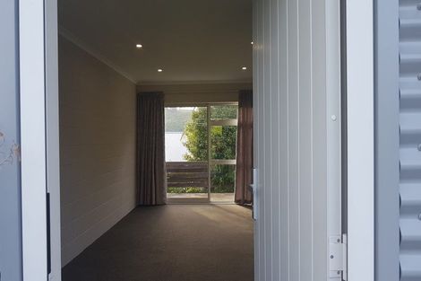 Photo of property in 52 Maungaraki Road, Korokoro, Lower Hutt, 5012