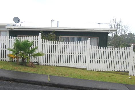 Photo of property in 2/2 Finn Place, Totara Vale, Auckland, 0629