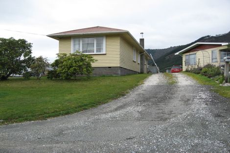 Photo of property in 13 George Street, Murchison, 7007