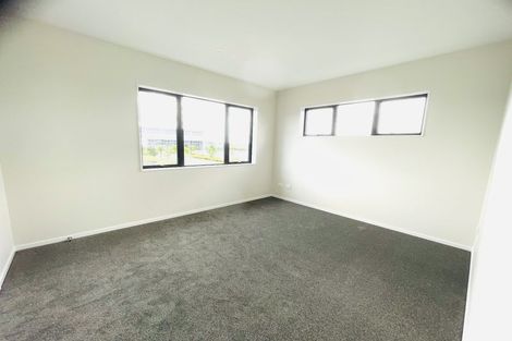 Photo of property in 18 Rorotu Avenue, Karaka, Papakura, 2113
