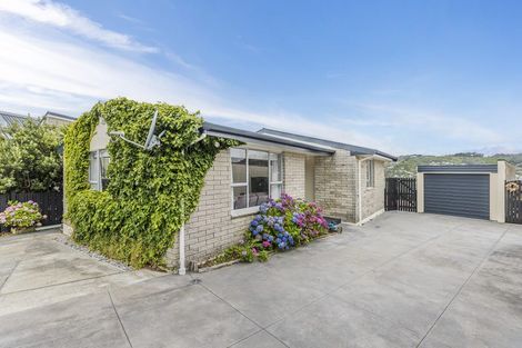 Photo of property in 9 Admiralty Street, Crofton Downs, Wellington, 6035