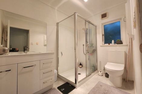 Photo of property in 18a Parrs Cross Road, Henderson, Auckland, 0612