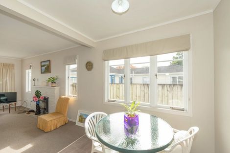 Photo of property in 26 Oxford Street, Fairfield, Hamilton, 3214