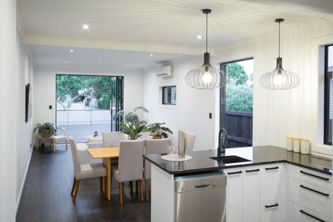 Photo of property in 16 Gillies Avenue, Claudelands, Hamilton, 3214