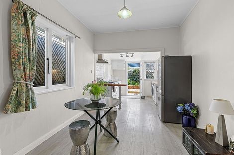 Photo of property in 10 Rimu Road, Kelburn, Wellington, 6012