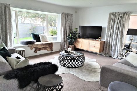 Photo of property in 44 Bell Road, Waiwhetu, Lower Hutt, 5010