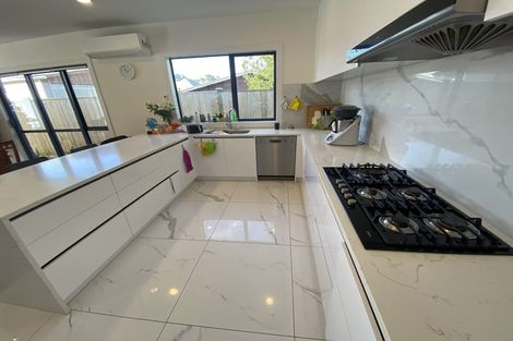 Photo of property in 4a Priestley Drive, Bucklands Beach, Auckland, 2014