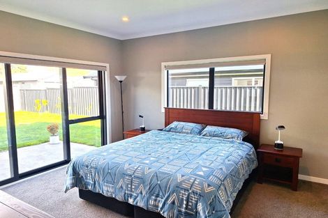 Photo of property in 10 Salisbury Crescent, Wallaceville, Upper Hutt, 5018