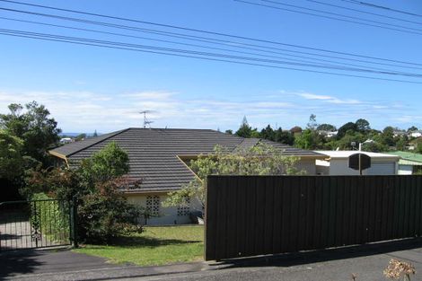 Photo of property in 585 East Coast Road, Browns Bay, Auckland, 0632