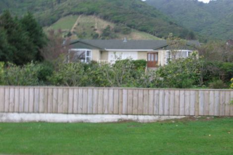 Photo of property in 3 Huia Street, Waikanae, 5036