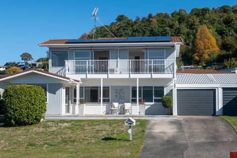 Photo of property in 7 Reeves Road, Acacia Bay, Taupo, 3330