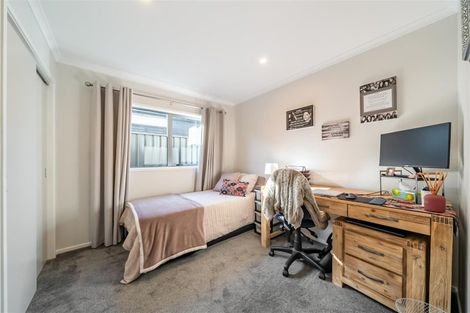 Photo of property in 2 Pattullo Crescent, Wallaceville, Upper Hutt, 5018